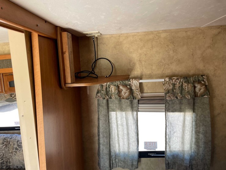 #1515-•-2008-keystone-travel-trailer-(wi-title)-(of)-image-61