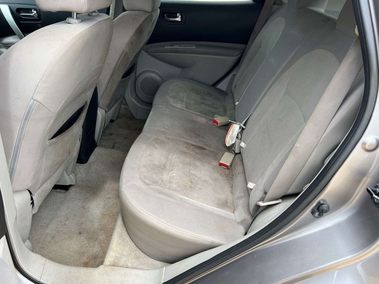 2012-nissan-rogue-image-24