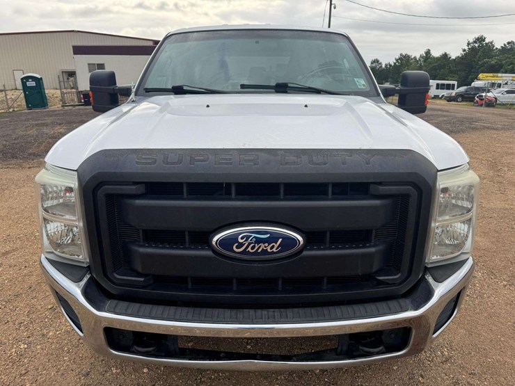 2011-ford-l-image-5