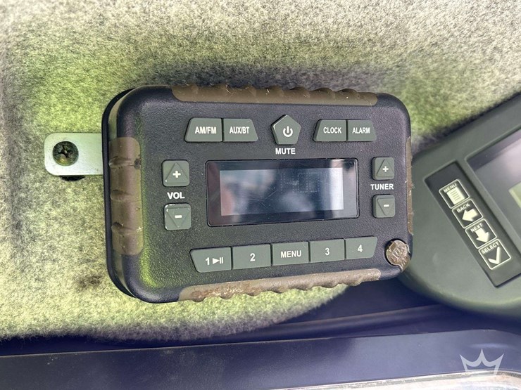 2020-deere-325g-image-27