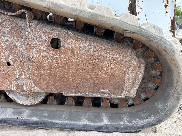 2014-bobcat-t590-image-35