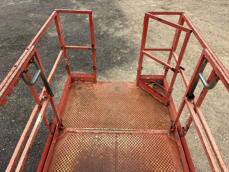 2014-skyjack-sj6832rt-image-12