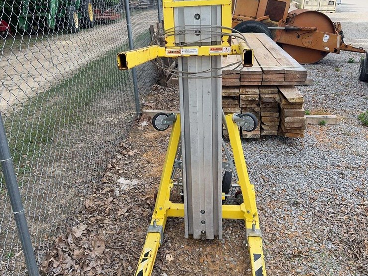 2020-sumner-2615-lift-on-castors-image-6