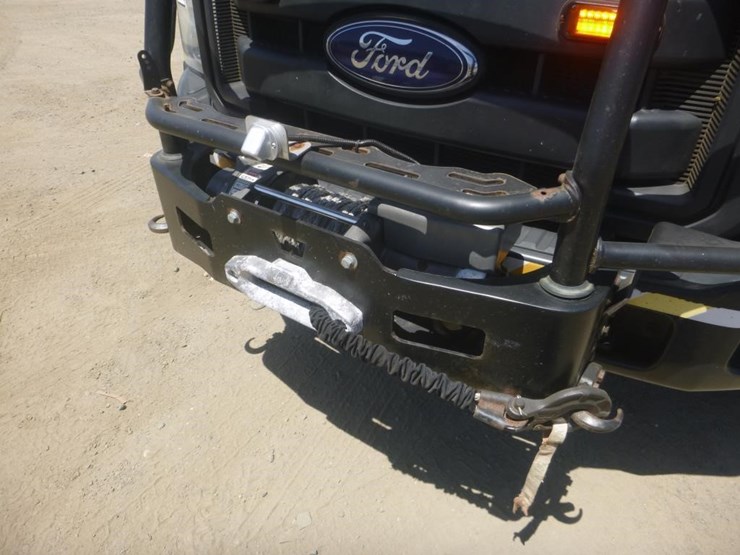 2013-ford-f550-image-28