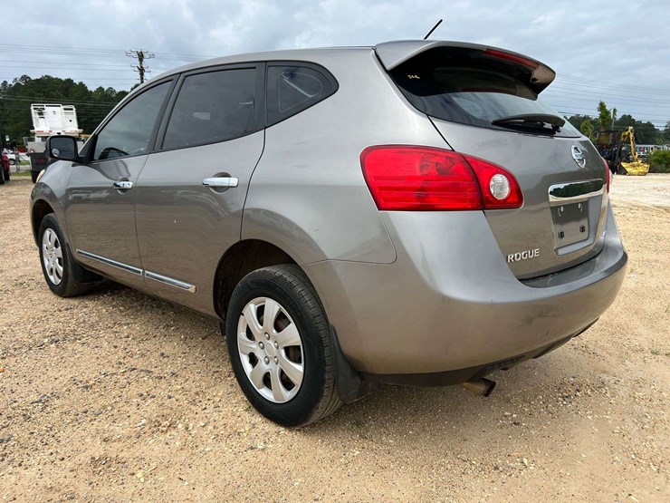 2012-nissan-rogue-image-2