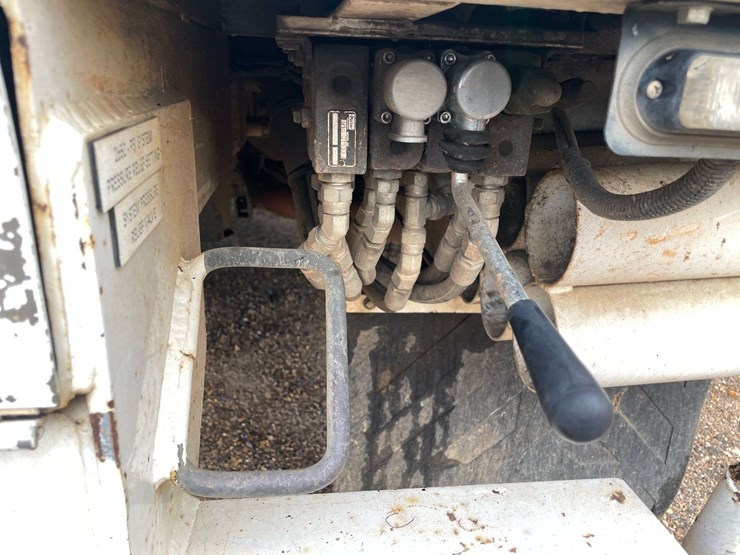 2014-ford-f550-image-27