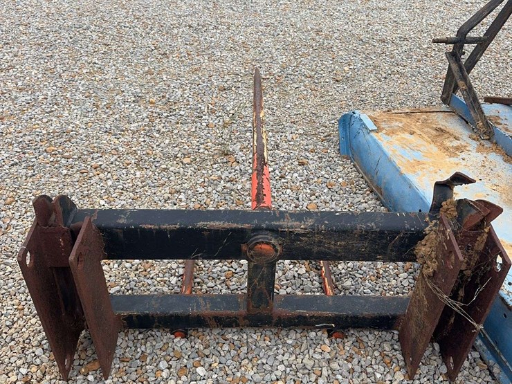 hay-spear---fits-front-loader-image-4