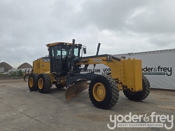 2011-deere-772g-image-7