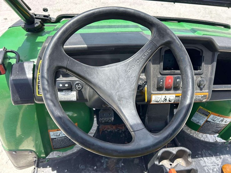 john-deere-gator-image-12