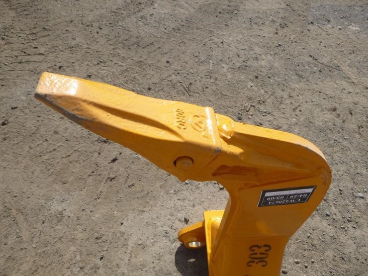 caterpillar-303-image-6