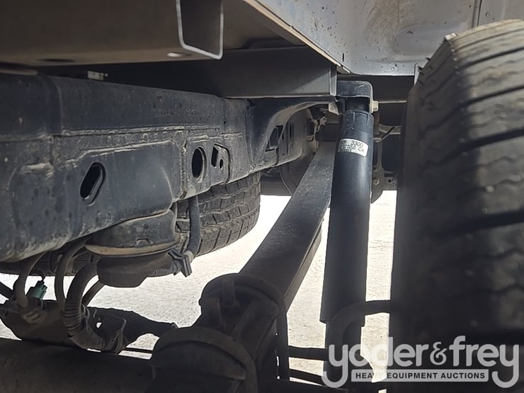 2021-ford-f150-xlt-image-16