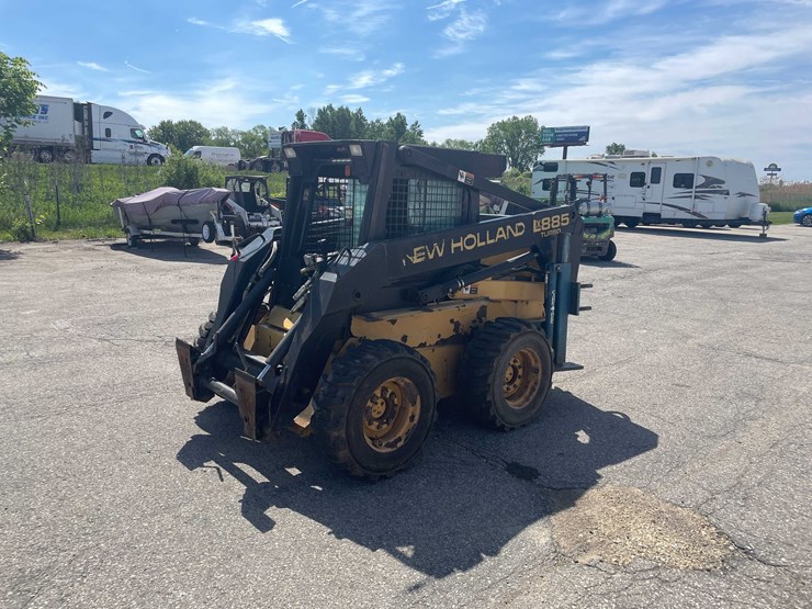 #1512-•-new-holland-skid-steer-(of)-image-1