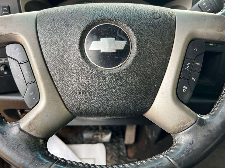 2012-chevrolet-silverado-2500hd-lt-image-23