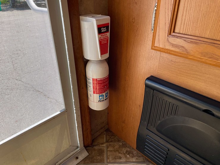 #1515-•-2008-keystone-travel-trailer-(wi-title)-(of)-image-95