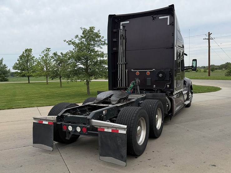 2020-kenworth-t680-image-2