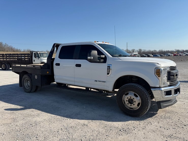 2019-ford-f350-xl-image-2