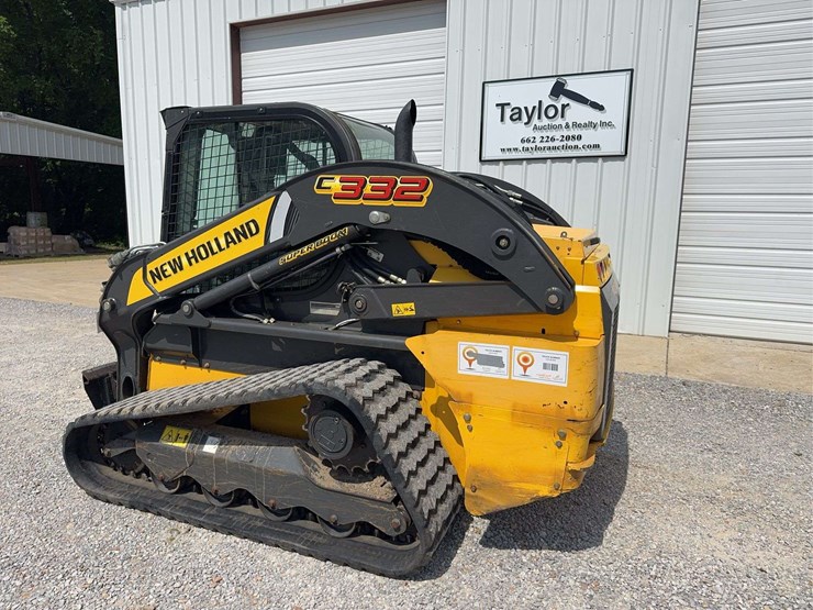 new-holland-c332-image-3