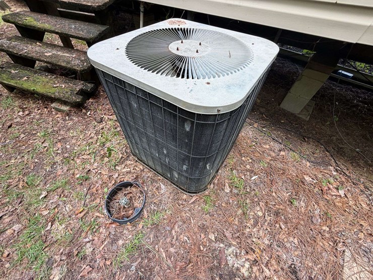 2000-horton-homes-inc.-14x64-2br/2bath-mobile-home-image-11