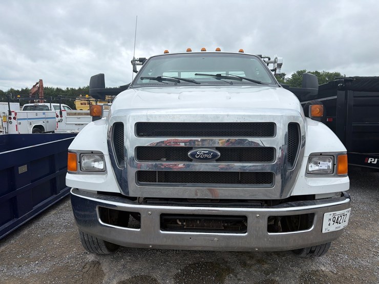 2012-ford-f650-image-2