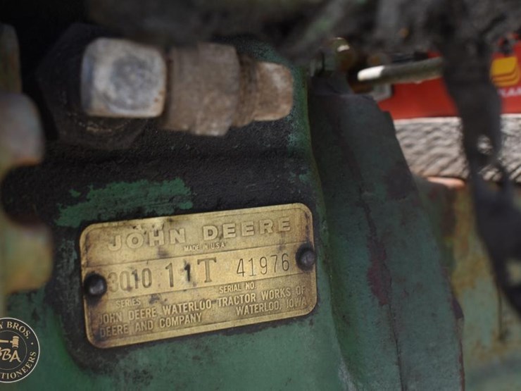 john-deere-3010-image-33