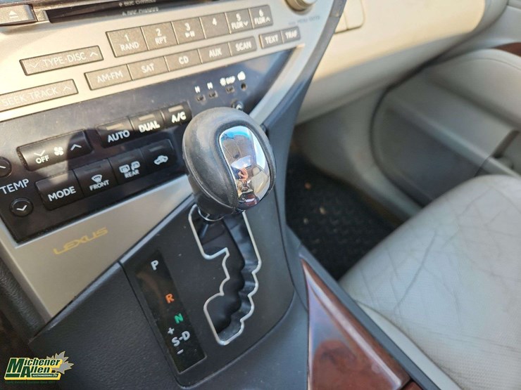 2010-lexus-rx350-image-35