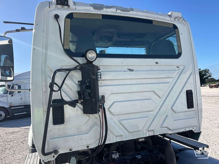 2014-international-prostar-image-19