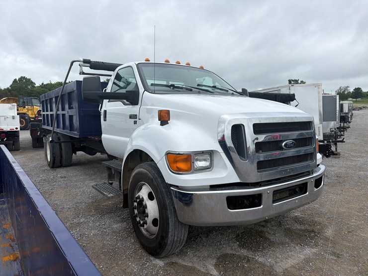 2012-ford-f650-image-3