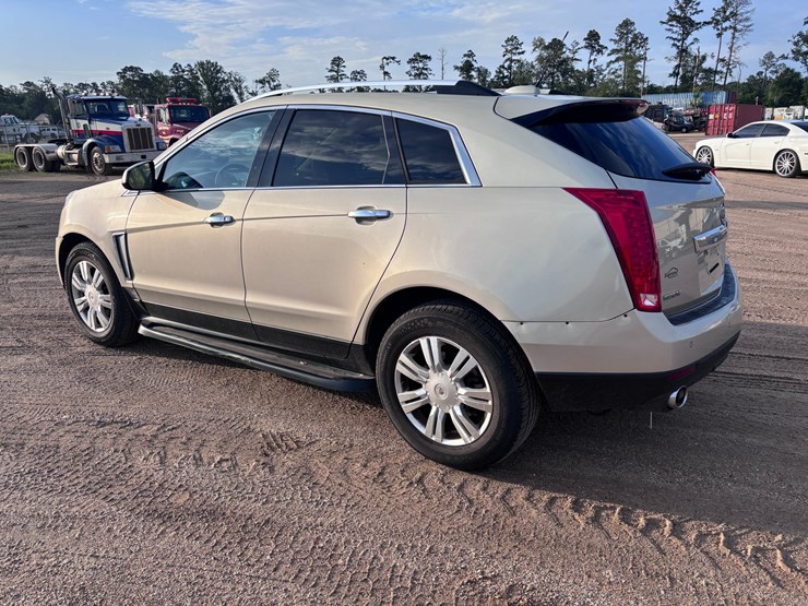 2015-cadillac-srx-image-4