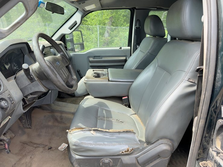 2015-ford-f550-xl-image-25