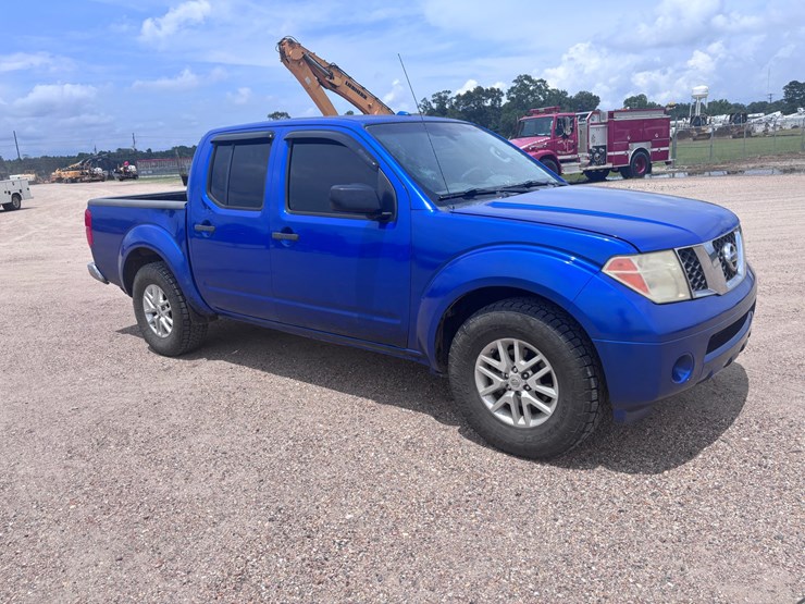 2015-nissan-frontier-image-2