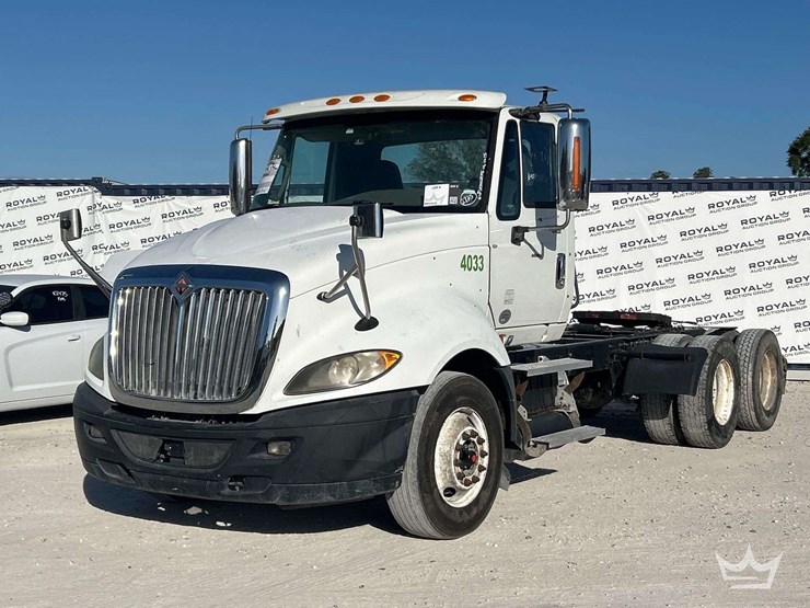 2014-international-prostar-image-1