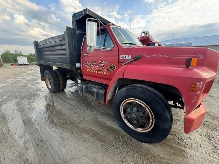 1994-ford-f700-image-2