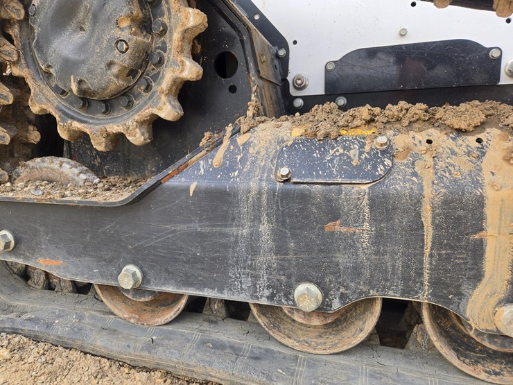 2024-bobcat-t650-image-58