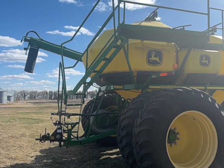 2000-john-deere-1910-image-128
