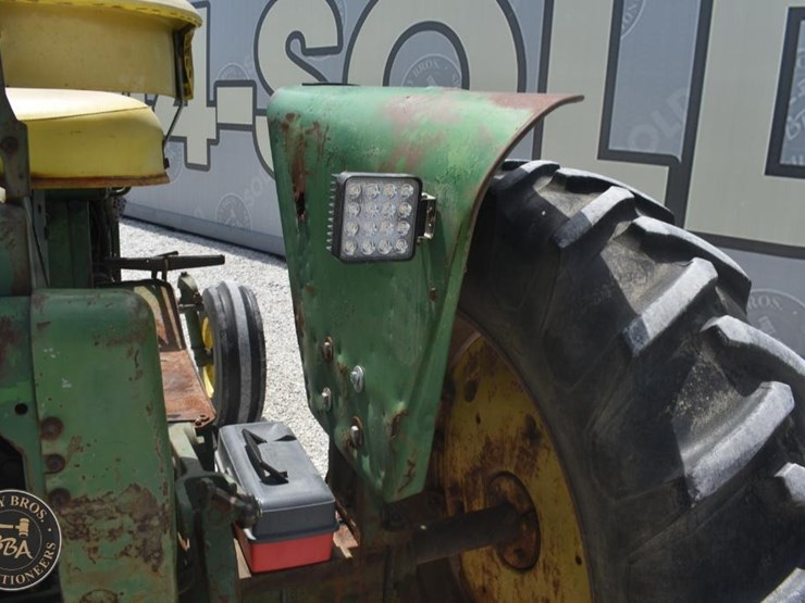 john-deere-3010-image-29
