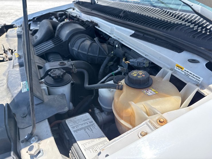 2011-ford-e450-image-11