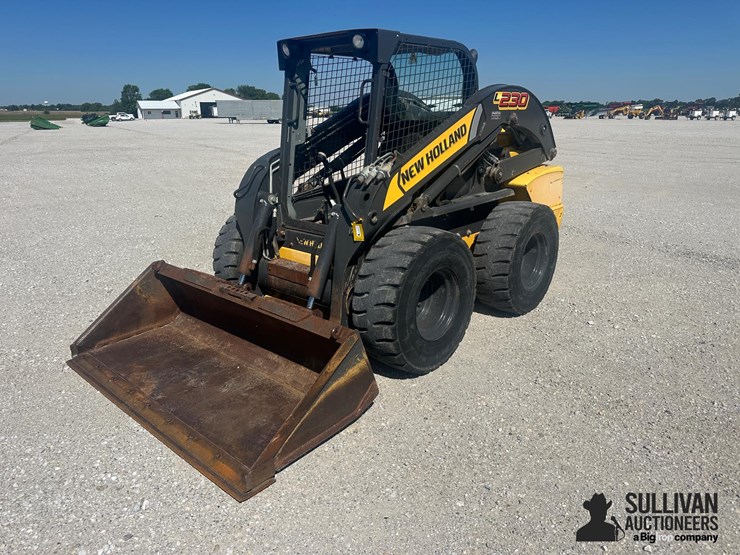 2015-new-holland-l230-image-9
