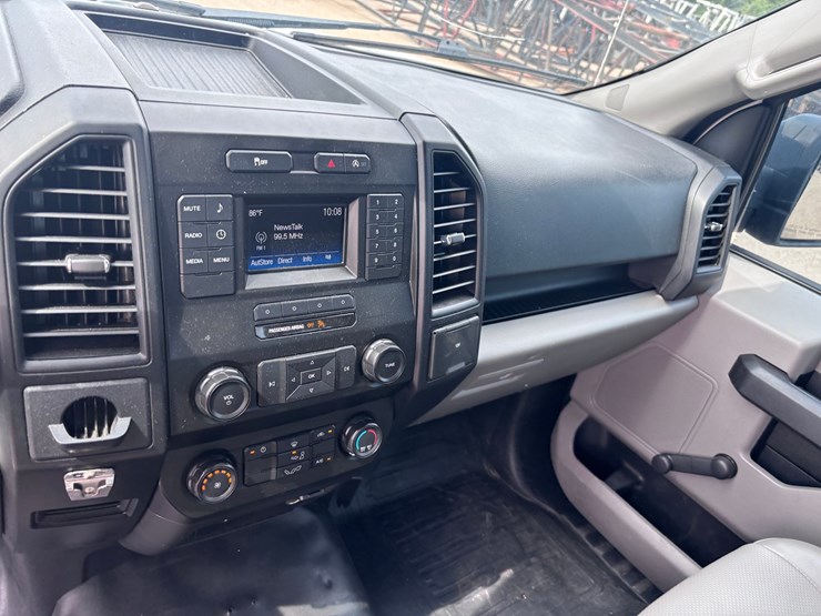 2017-ford-f150-image-8