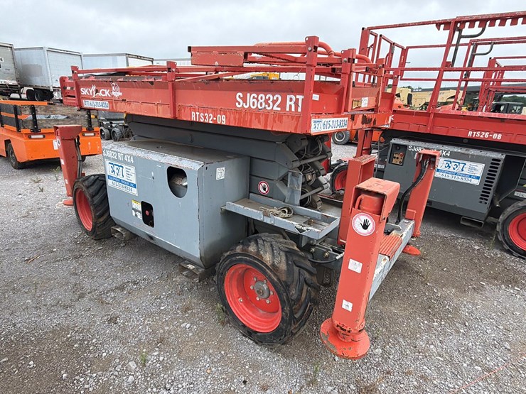 skyjack-sj6832rt-image-4