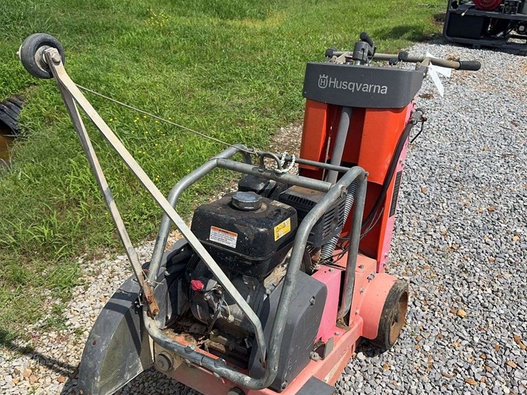 husqvarna-walk-behind-concrete-saw-image-3