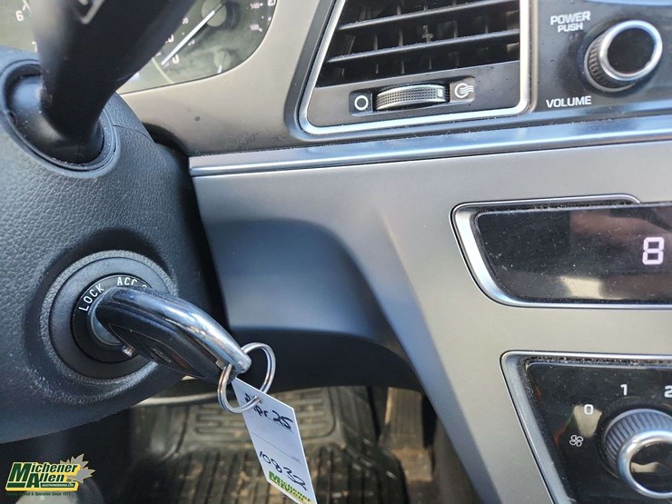 2017-hyundai-sonata-4dr-sedan-image-24