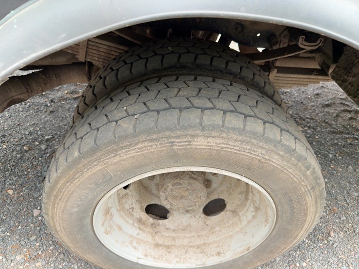 2015-ford-f550-xl-image-9
