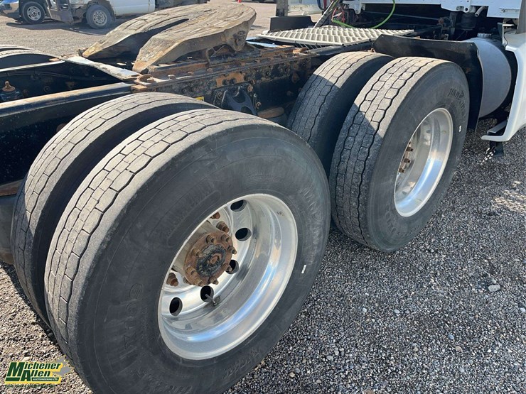 2018-kenworth-t680-image-11