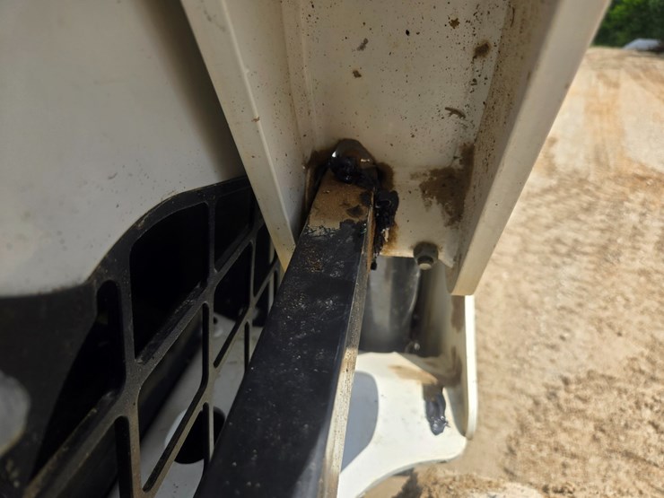 2024-bobcat-t650-image-75