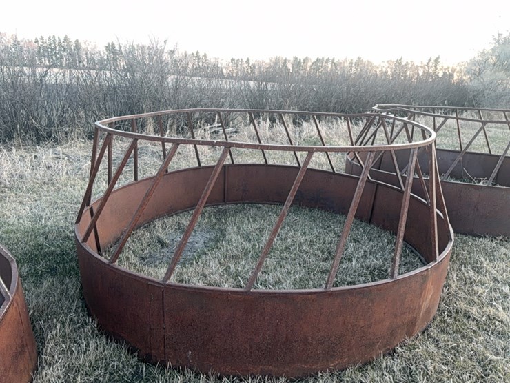 (3)-hay-saver-bale-feeders-image-4
