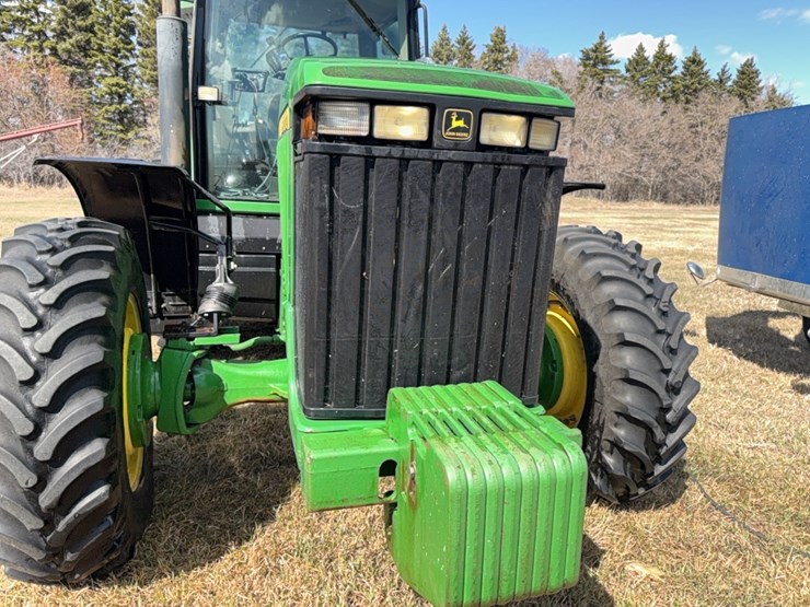 john-deere-8100-image-44
