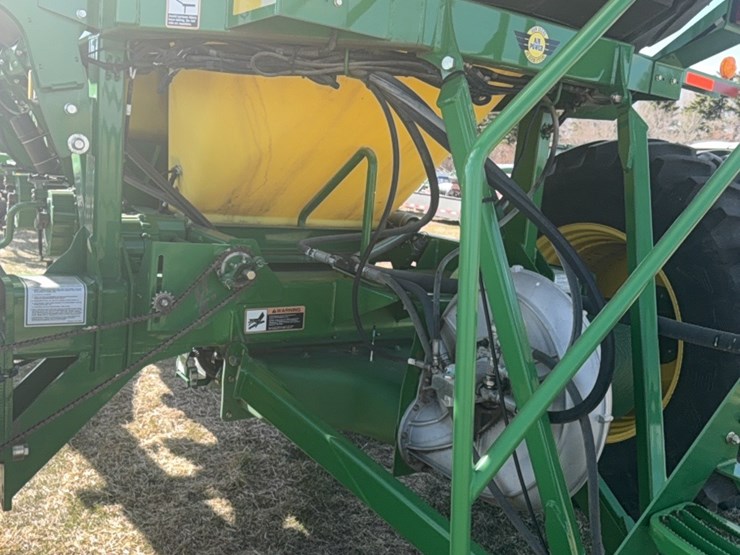 2000-john-deere-1910-image-119