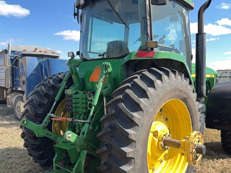 john-deere-8100-image-21