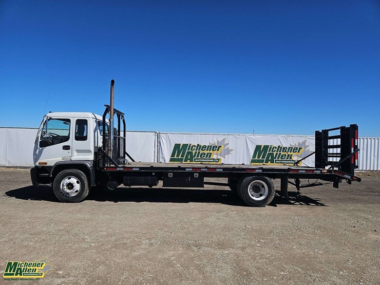 2001-gmc-t7500-image-6