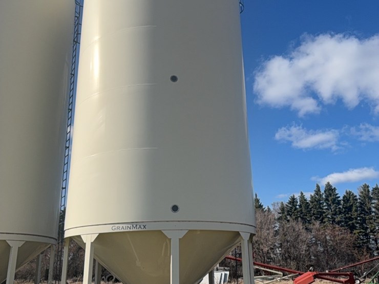 meridian-6000-bushel-hopper-bin-with-fan,-used-for-grain-only,-excellent-shape-image-12